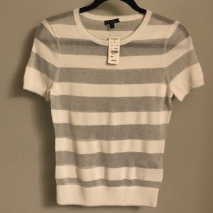 Silver and white shirt sleeve shirt